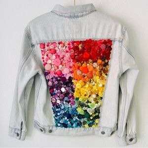 Custom Made Levi’s Recycled Rainbow PRIDE Upcycled Button Jacket Medium